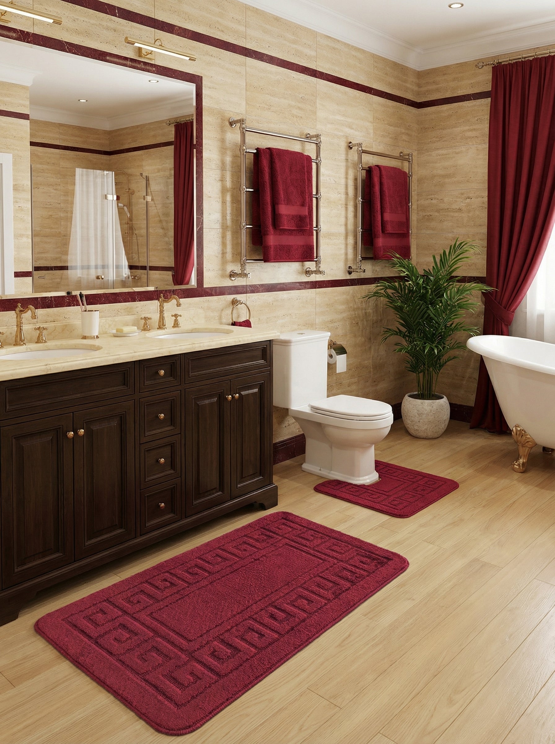 Tapis bordeaux rectangulaire en bouclette, orné d'un motif géométrique grec en relief, avec un tapis assorti dans une salle de bain