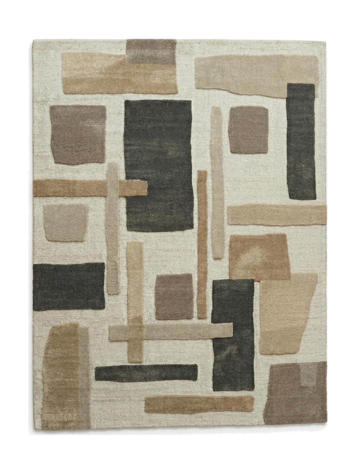 La surface en laine tuftée sculpte des blocs sable, taupe, brun et anthracite sur fond ivoire au relief marqué