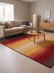 Wollteppich Orange & Rot - Tramonto im Wohnzimmer einer Wohnung im Japandi-Stil mit gekalkten Eichendielen