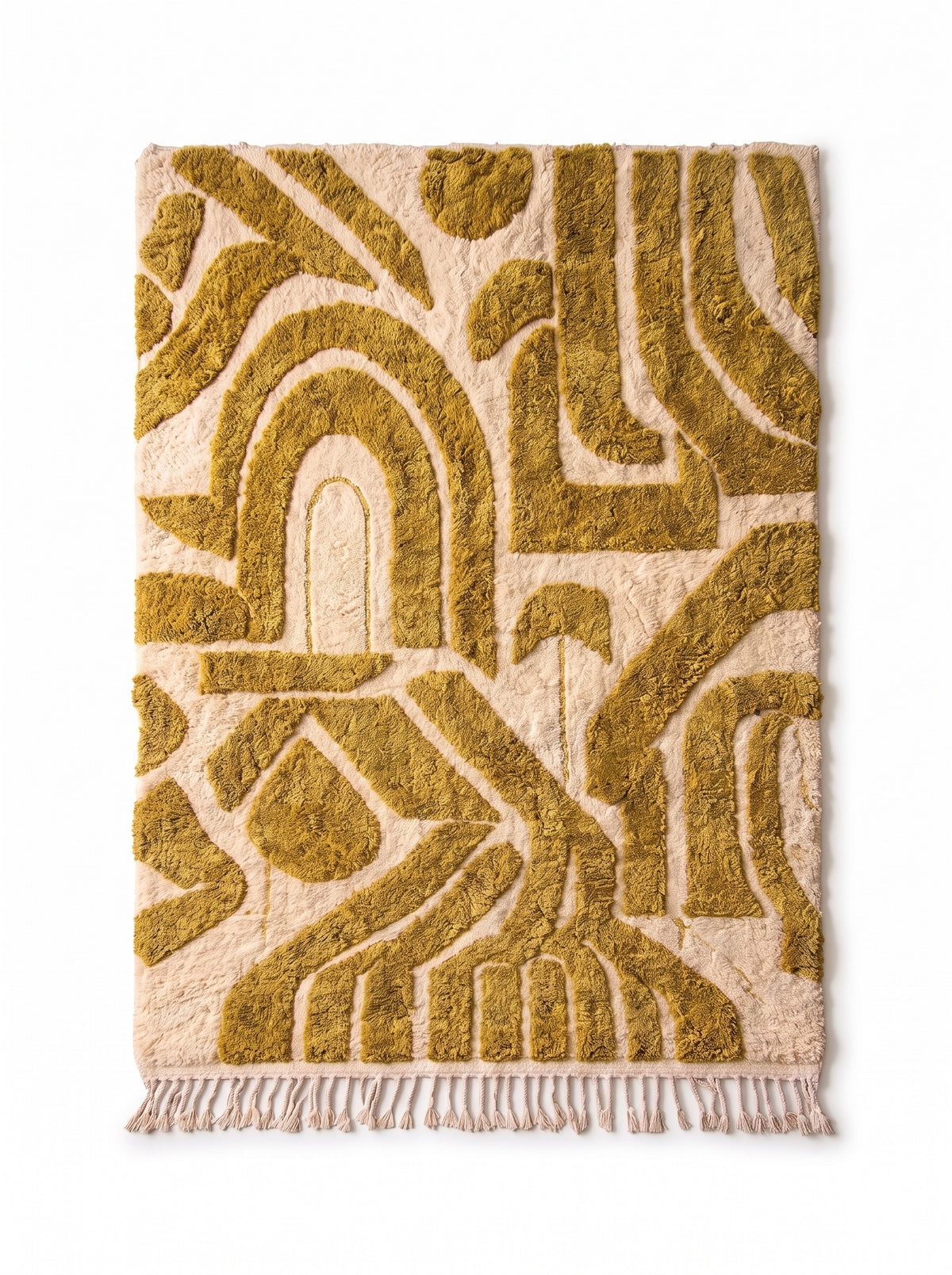 Tapis berbère graphique moutarde Inbara vu à plat, fond écru ras, arches et bandes moutarde en relief
