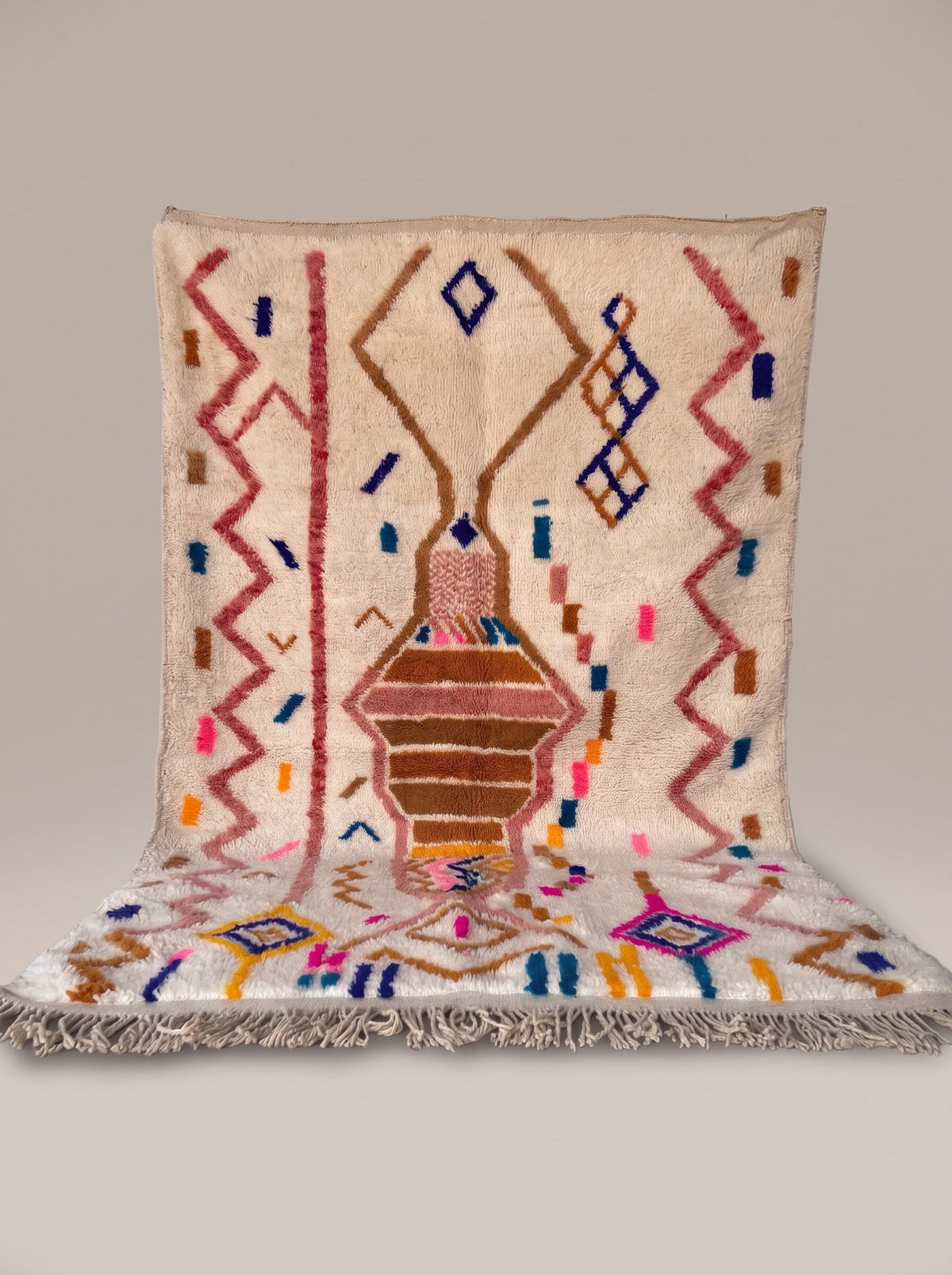Tapis berbère style Azilal multicolore Demnate suspendu, pièce unique nouée main au Maroc
