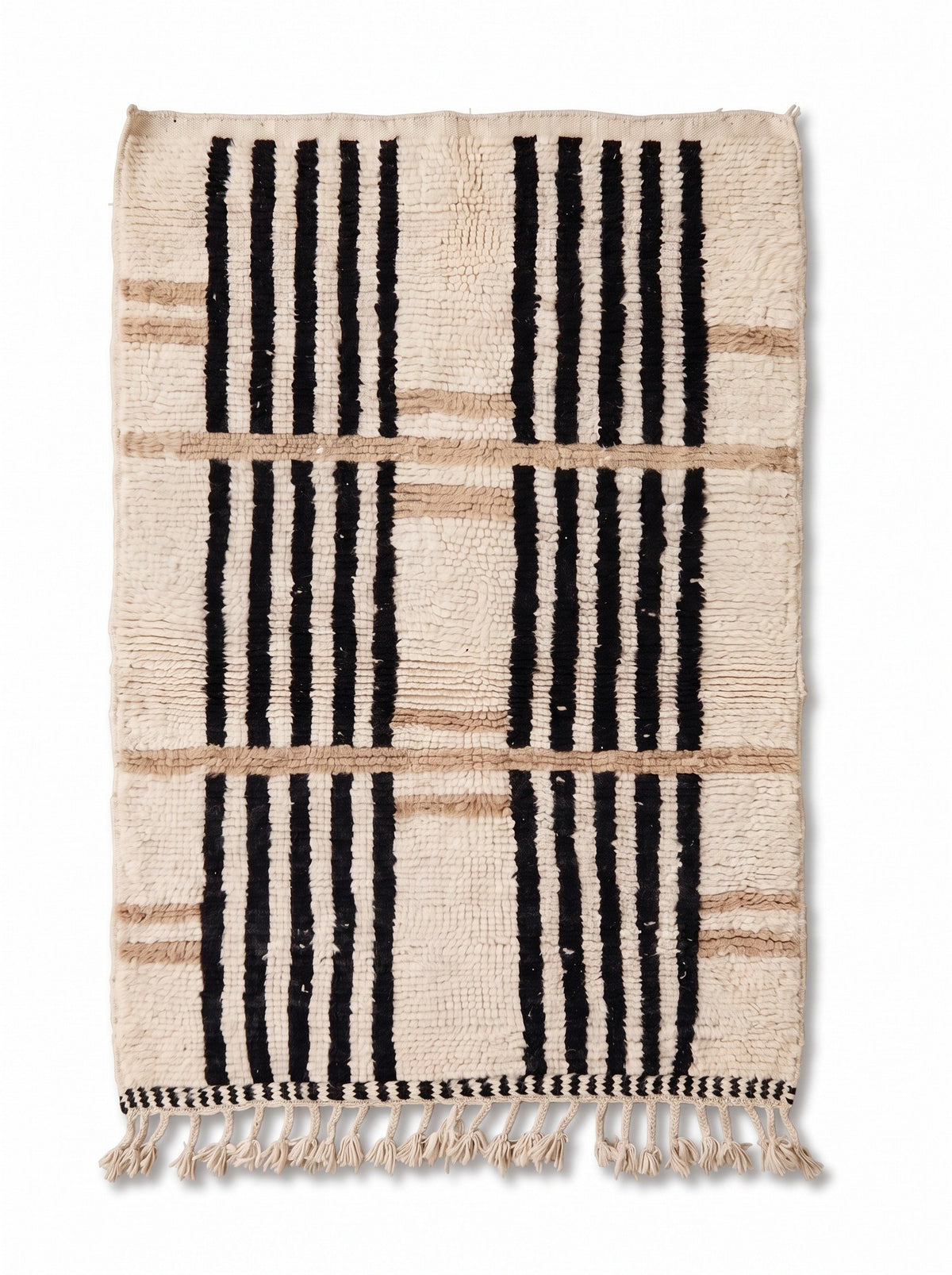 Tapis berbère style Beni Ouarain blanc et noir Kelti vu à plat, fond ivoire, deux faisceaux verticaux de cinq rayures noires