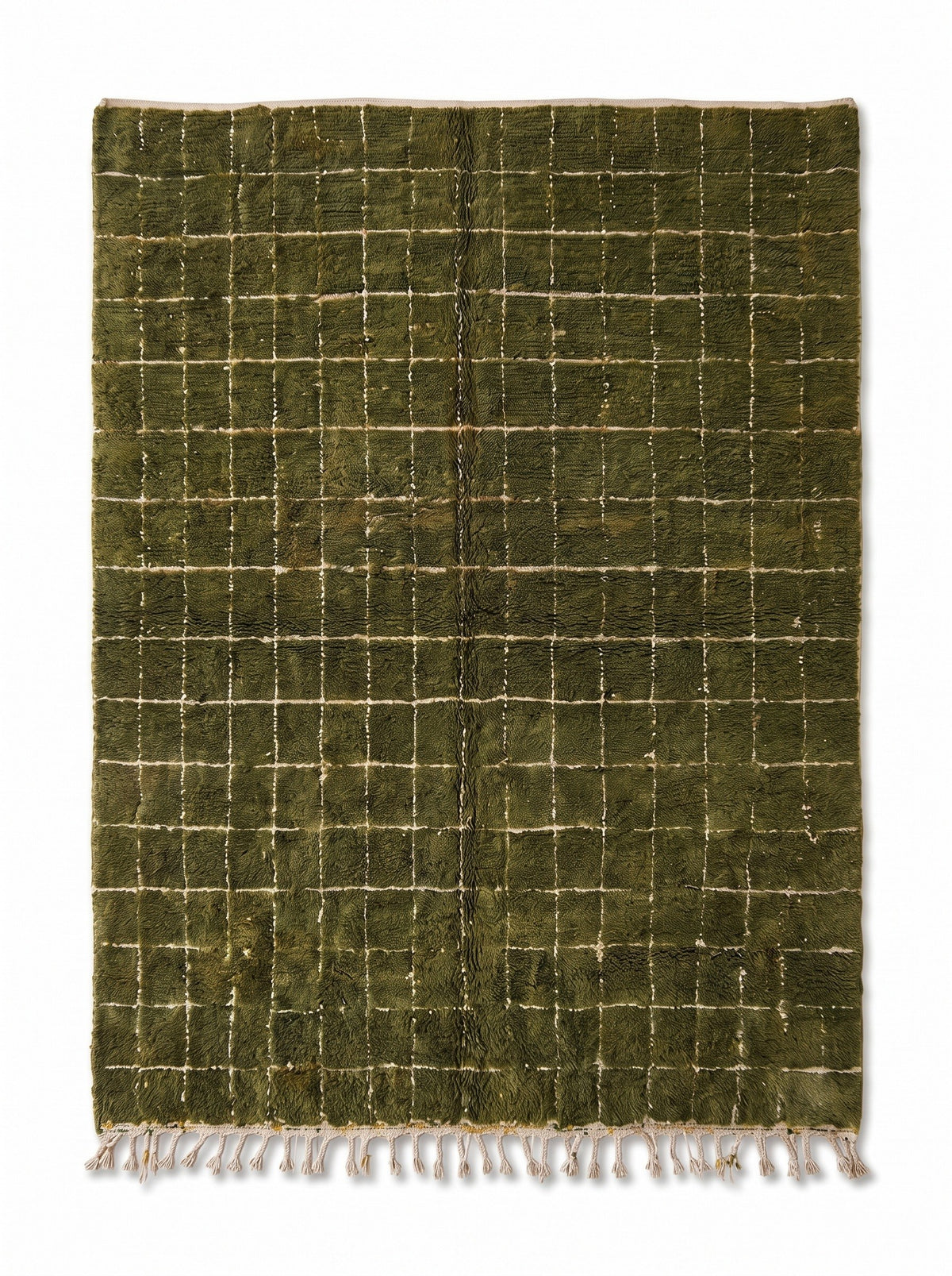 Tapis berbère style Mrirt vert olive Arbaoua vu à plat, champ vert olive profond quadrillé de fines lignes écrues irrégulières