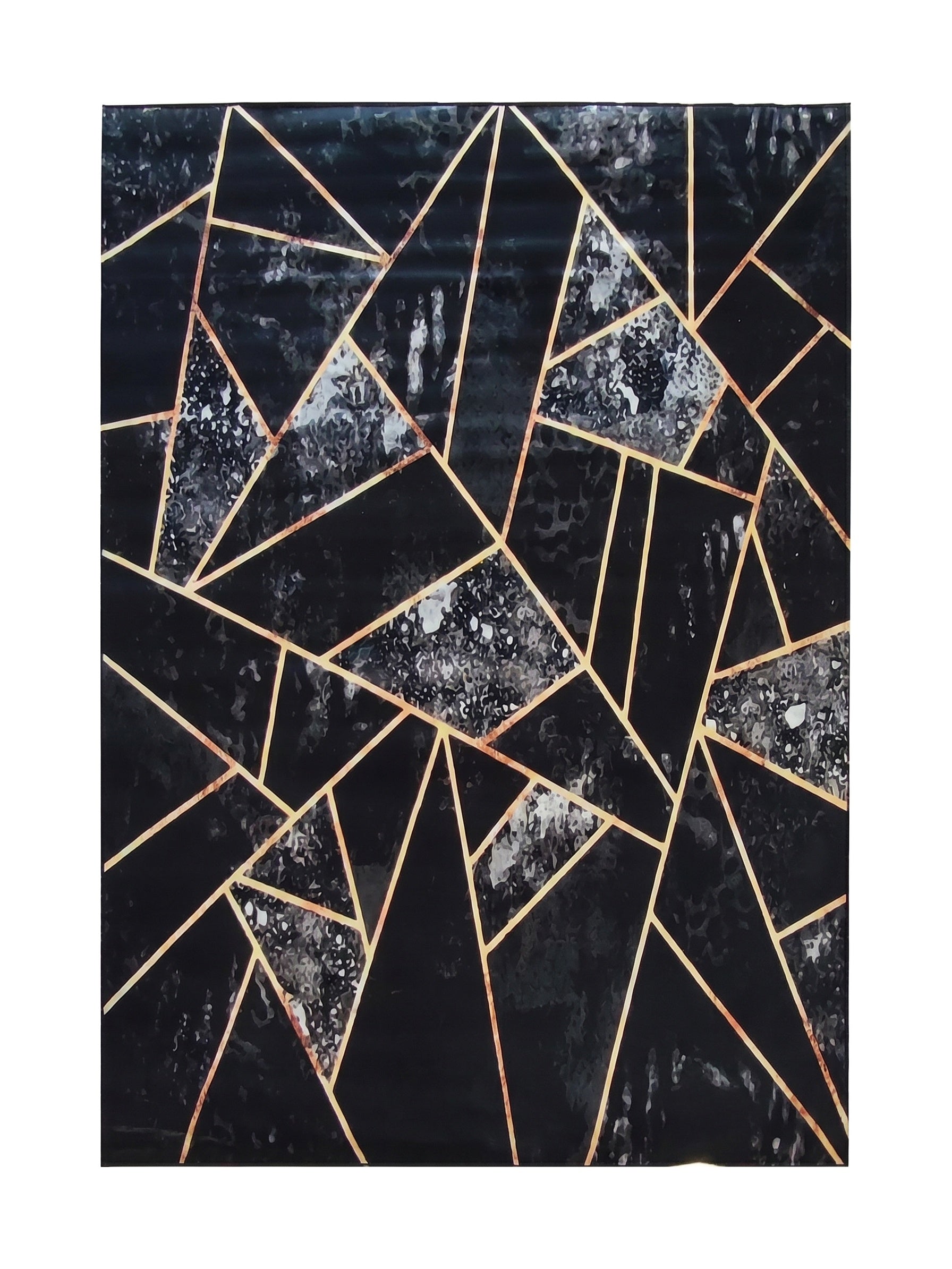 Tapis noir orné de motifs géométriques aux lignes dorées, et de sections texturées rappelant le marbre gris et blanc