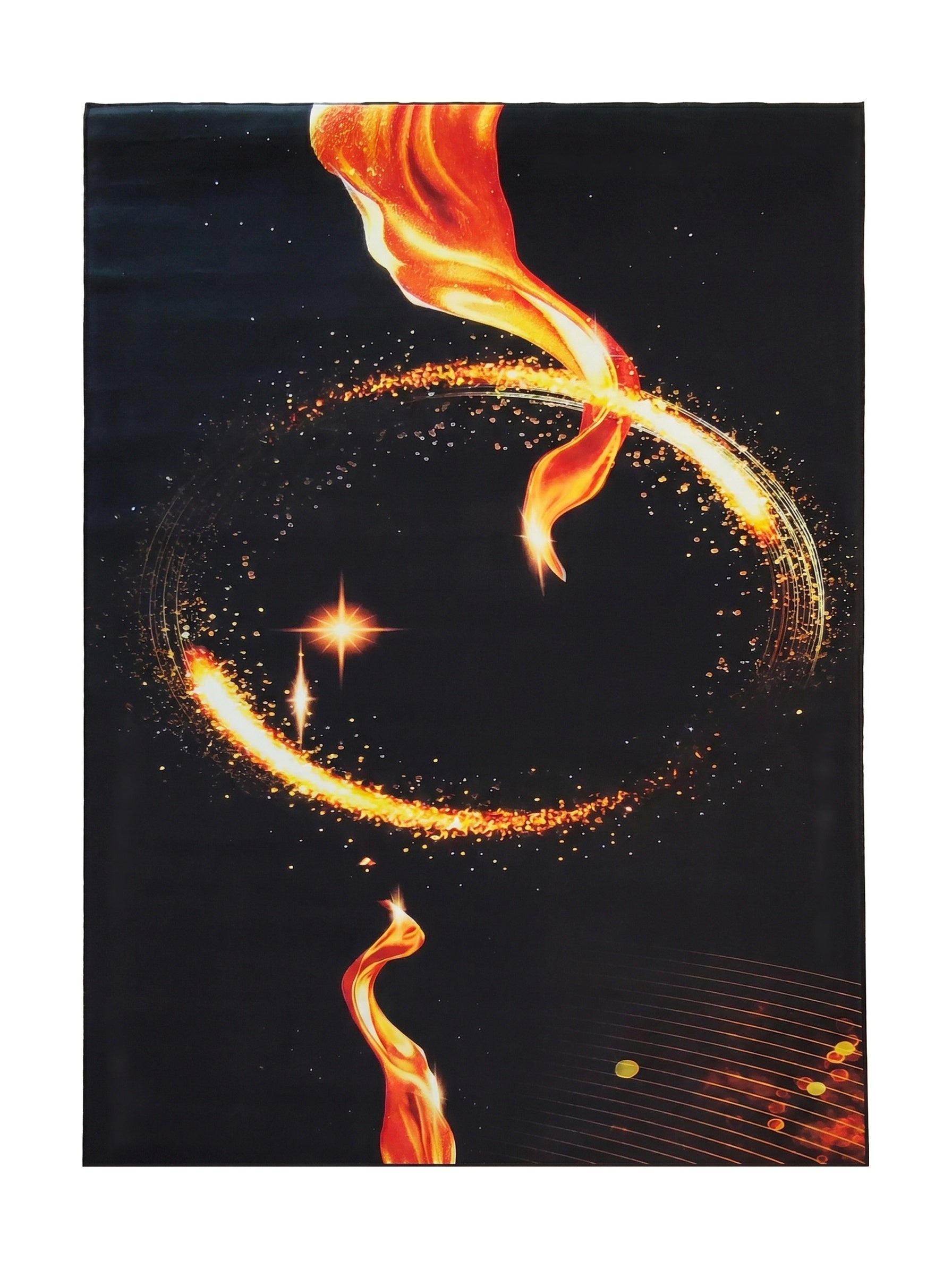 Tapis noir avec des motifs abstraits de flammes orange et jaune, des étoiles brillantes et des traînées de lumière dorée