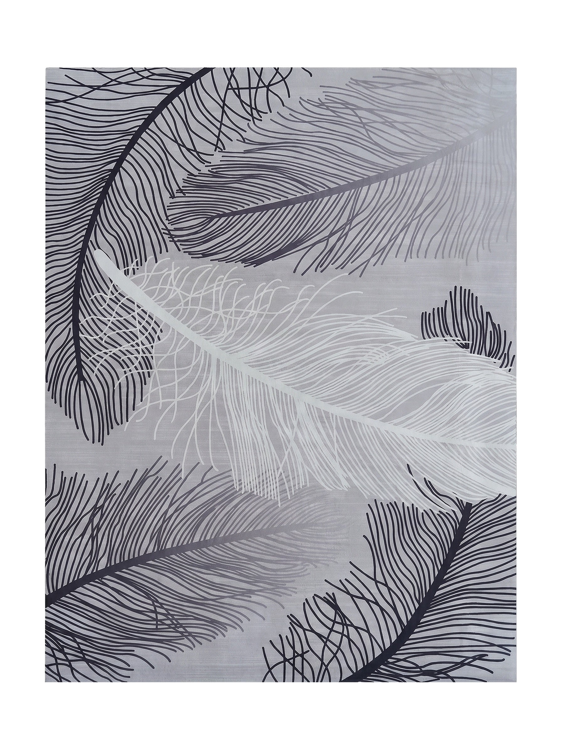 Tapis avec un motif de grandes plumes stylisées aux teintes de gris, noir et blanc sur fond gris clair