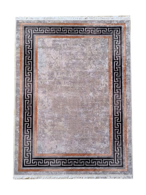 Tapis rectangulaire gris-brun avec une bordure à motif méandre noir et gris, une bande cuivre et des franges