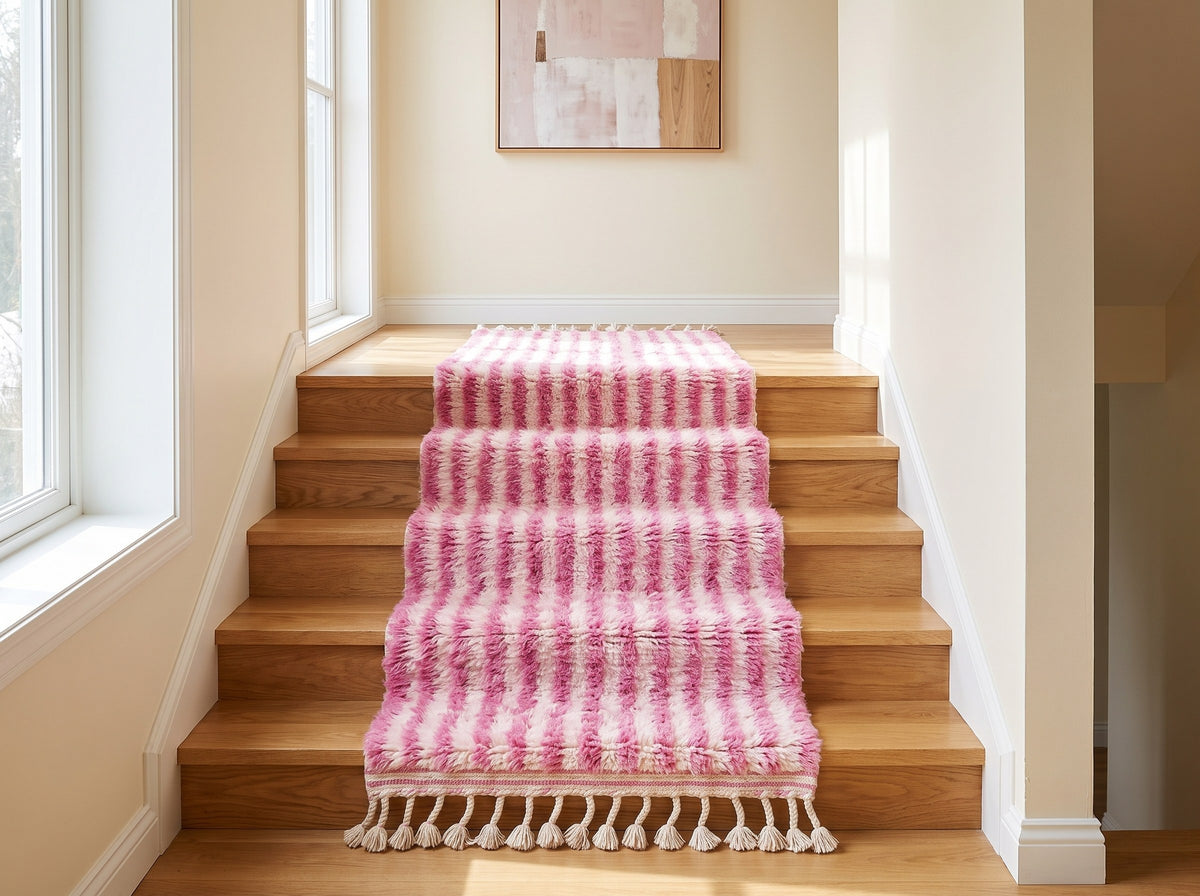 Style déco : intérieur de caractère. Ambiance : lumière naturelle. Pièce : escalier