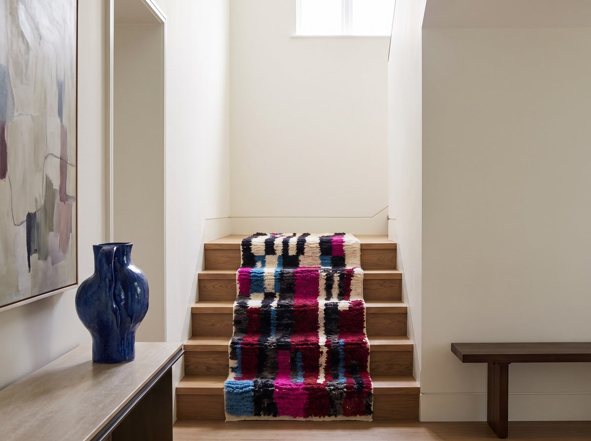 Style déco : intérieur de caractère. Ambiance : lumière naturelle. Pièce : escalier