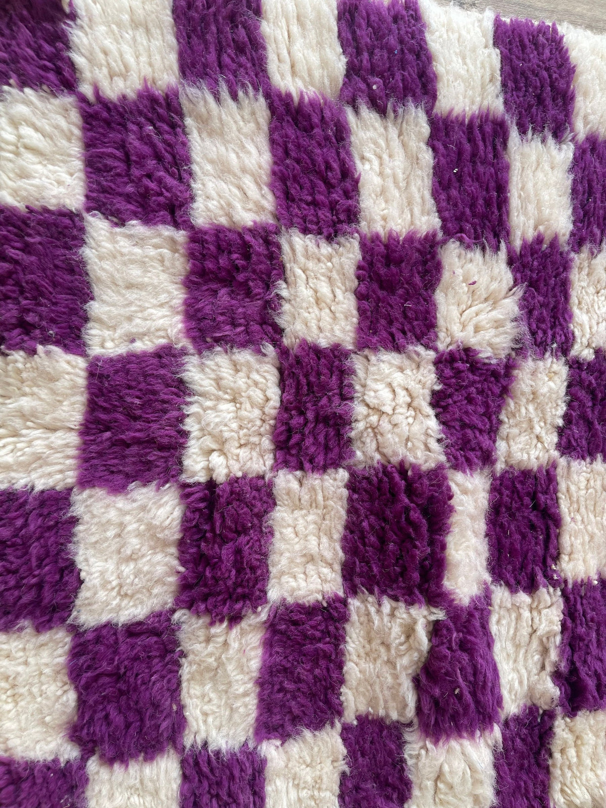 Close-up of the wool of the Zerrouka Berber stair runner, tight knots and pattern lines seen up close