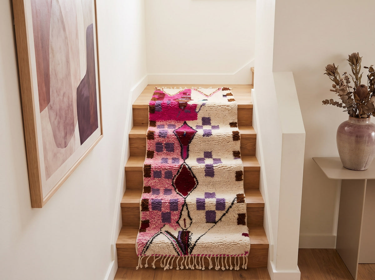Style déco : intérieur de caractère. Ambiance : lumière naturelle. Pièce : escalier