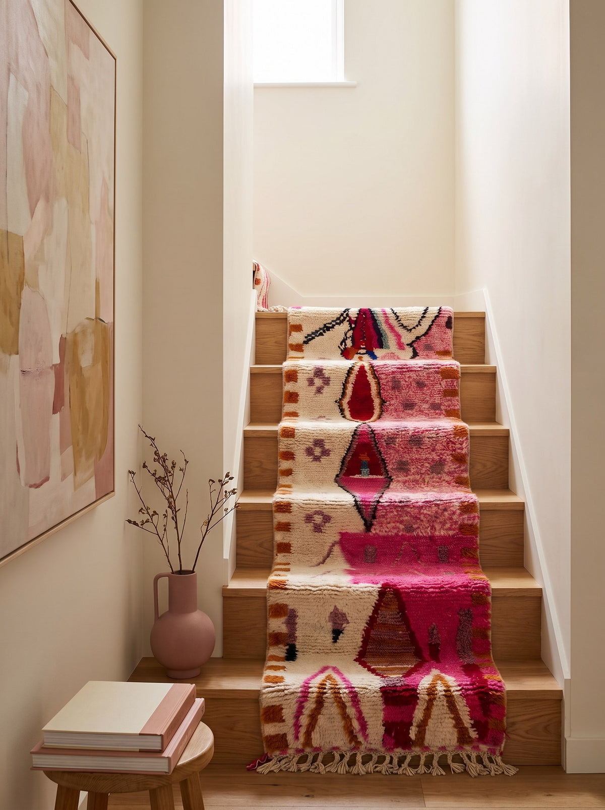 Ameln Berber stair runner, Azilal style, in pink and white, on a third staircase, hand-knotted in Morocco