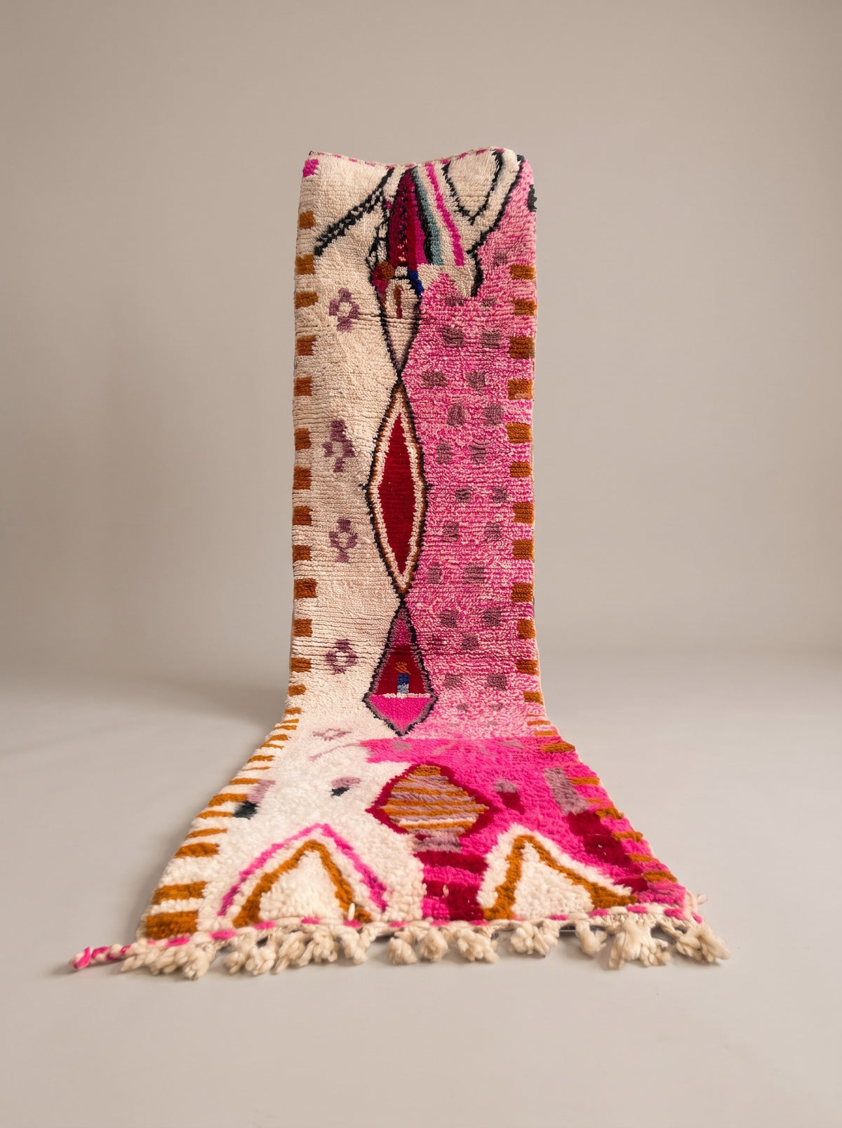 Ameln Berber stair runner, Azilal style, in pink and white, hanging, one of a kind, hand-knotted in Morocco
