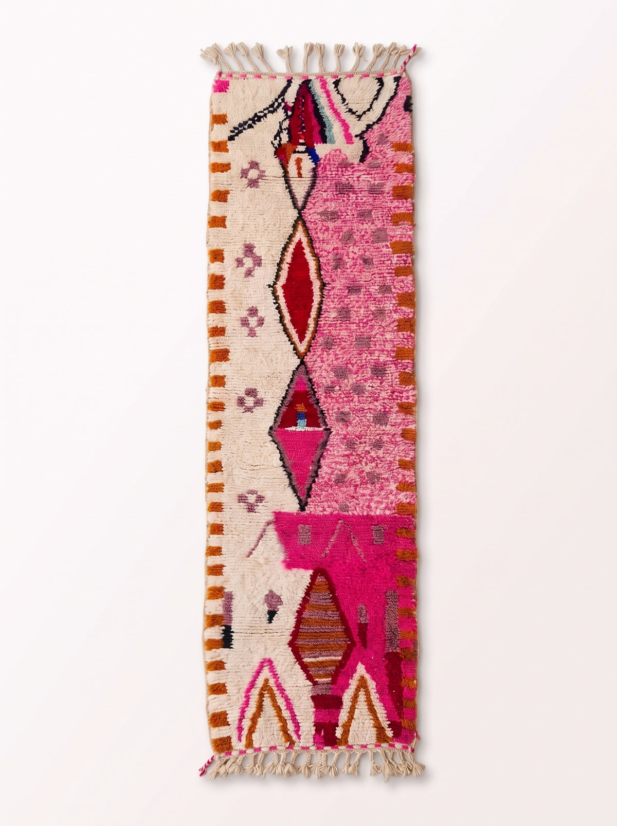 Ameln Berber stair runner, Azilal style, in pink and white, laid flat, mottled ecru and pink runner, orange dashed edges