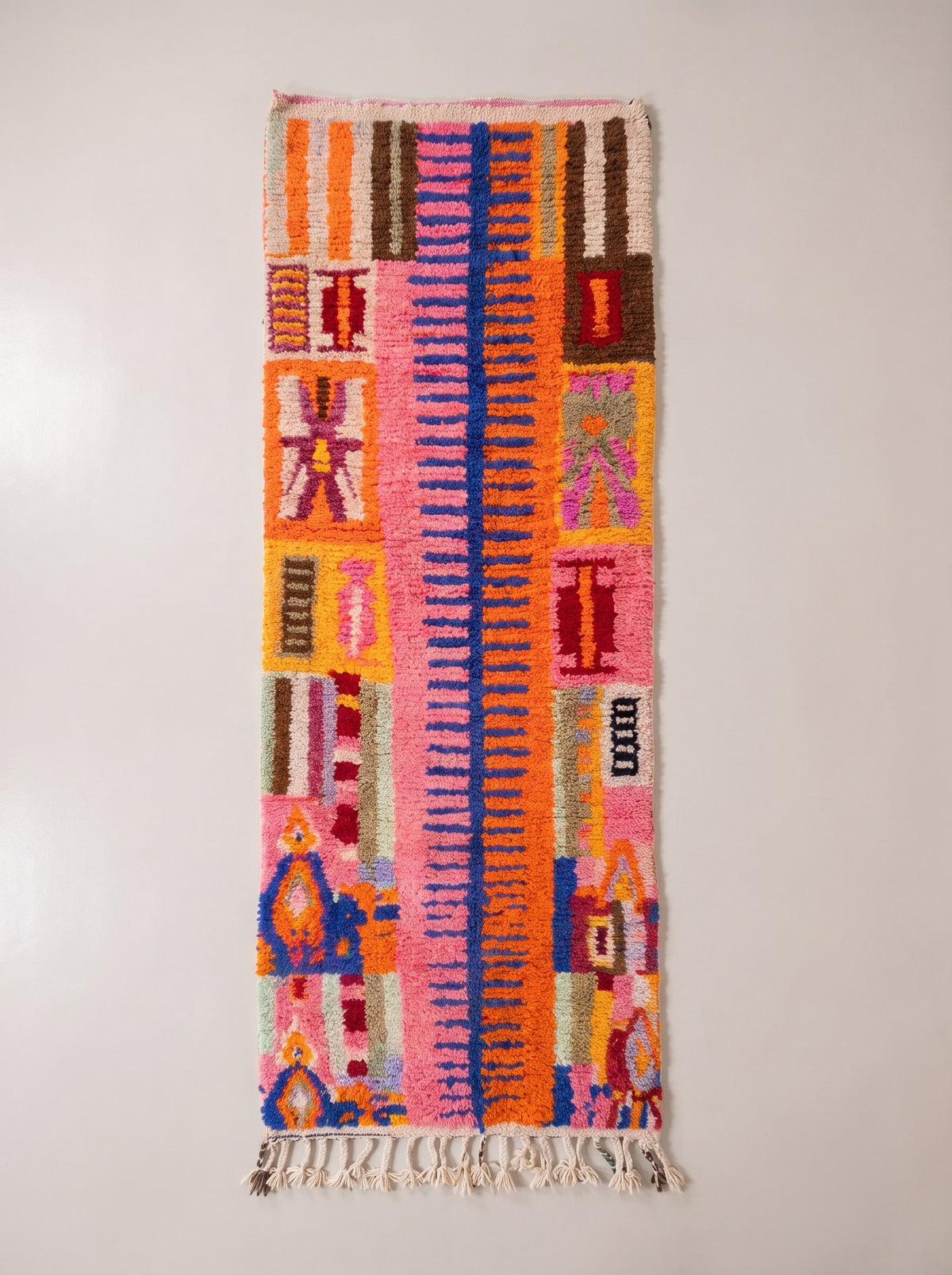 Amizmiz Berber stair runner, Boujad style, in pink and orange, laid flat, long-pile runner, royal blue herringbone