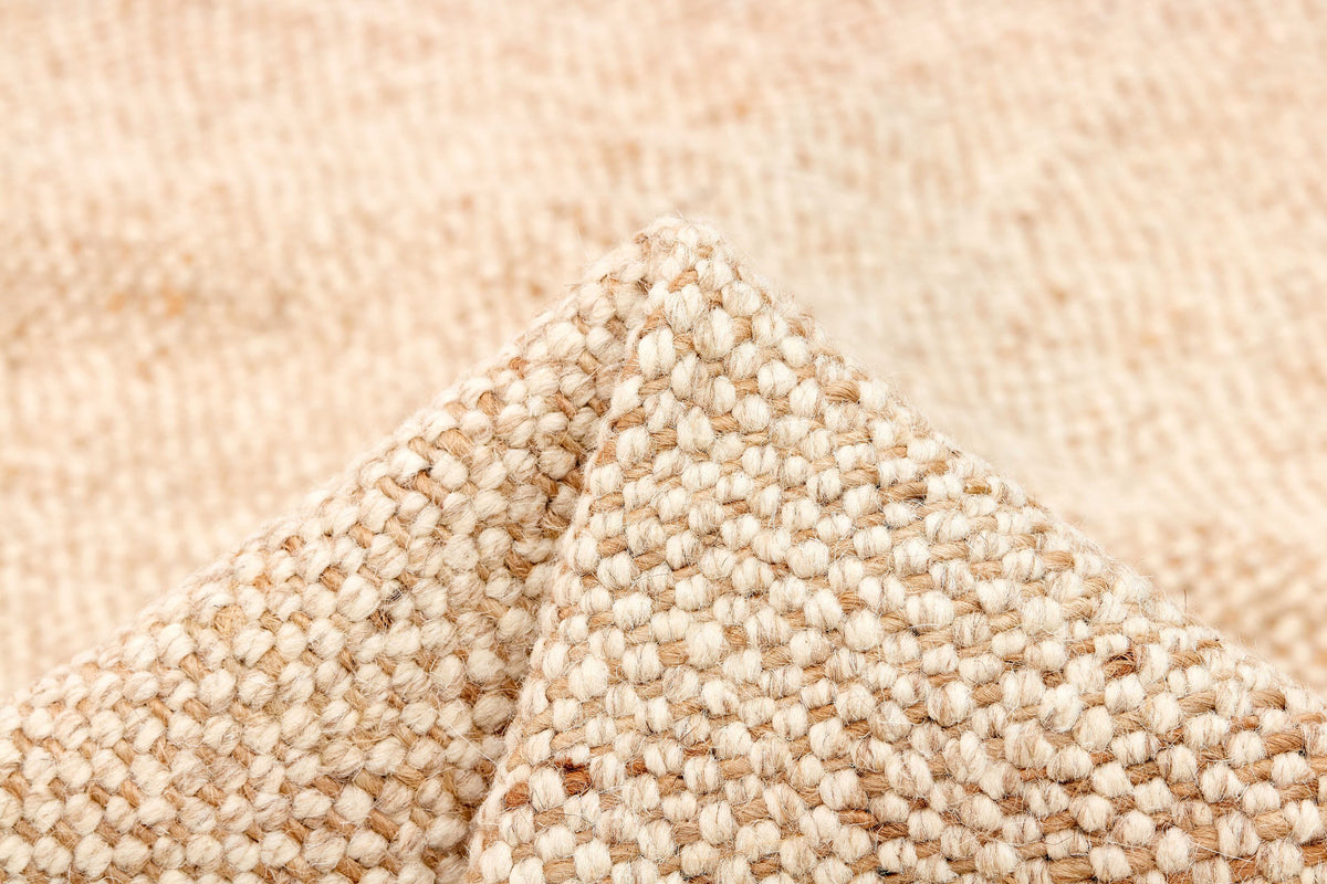 Natural Beige 100% Wool Hallway Runner - Frangia, the surface up close