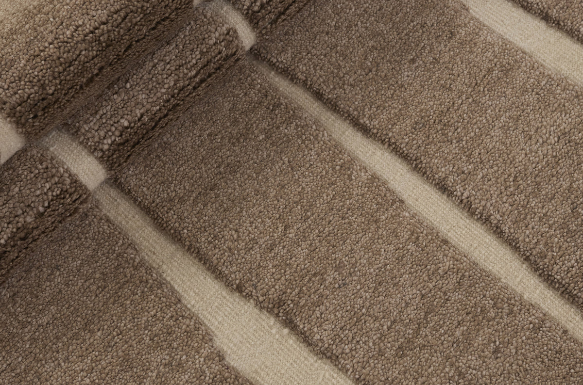 Hazelnut 100% Wool Hallway Runner - Solco, detail of the weave