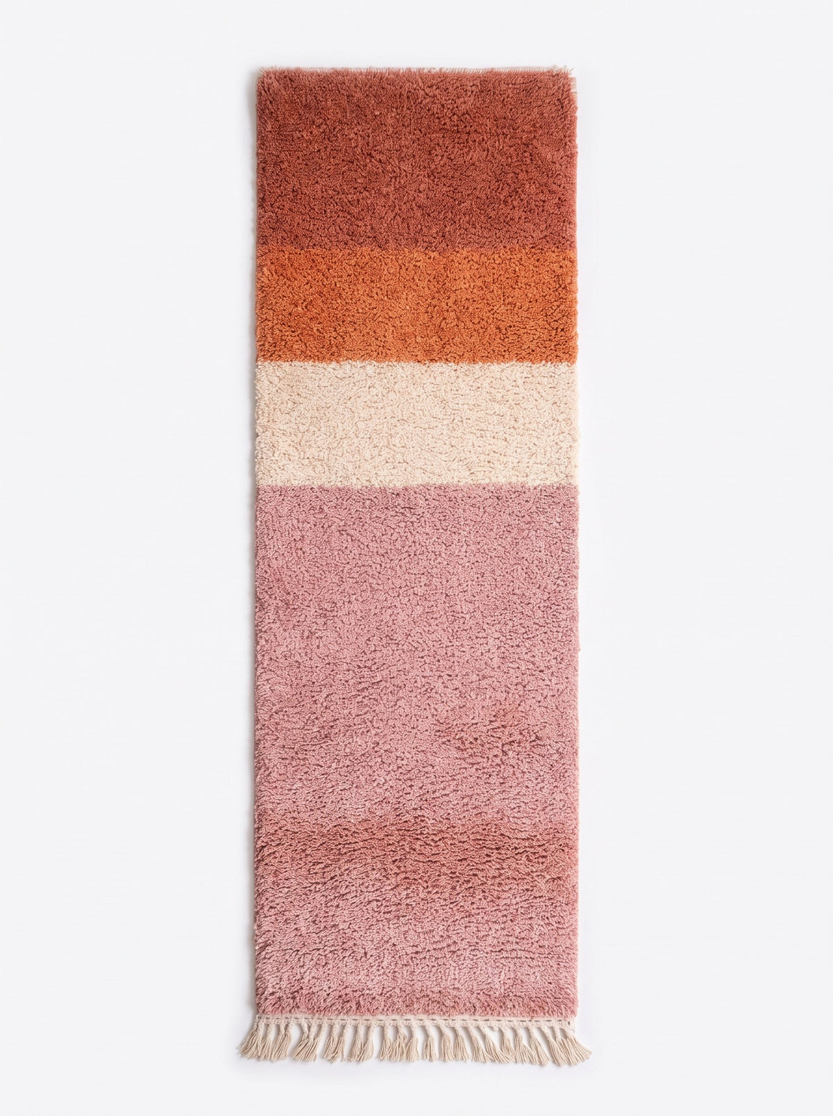 Tapis de couloir berbère coloré rose et orange Mayyu vu à plat, couloir à poil dense, de haut en bas
