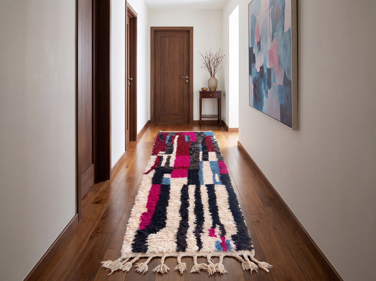 Style déco : intérieur de caractère. Ambiance : lumière naturelle. Pièce : couloir