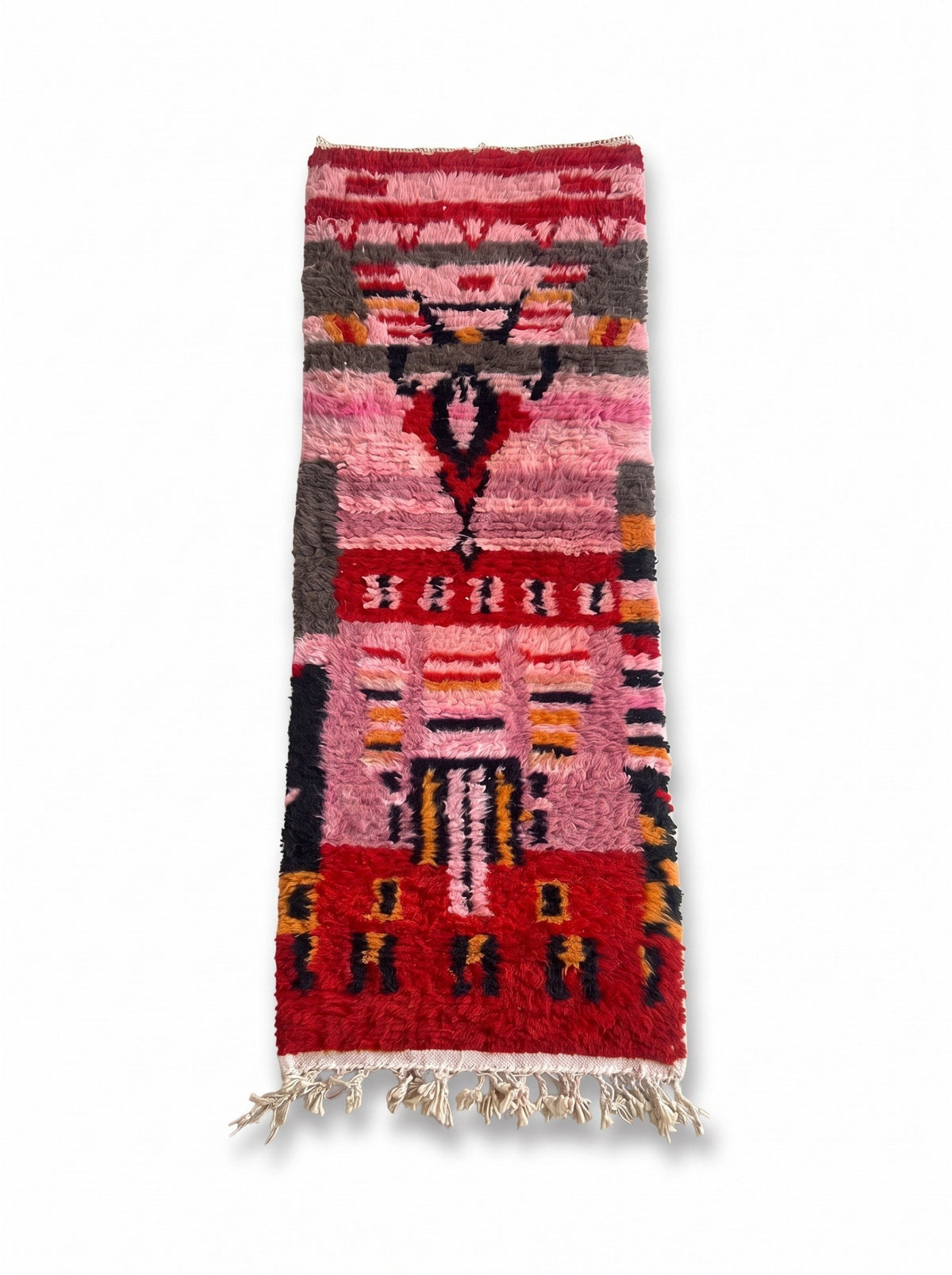 Tapis de couloir berbère style Boujad rose et rouge Imilchil vu à plat, couloir poil long, de haut en bas