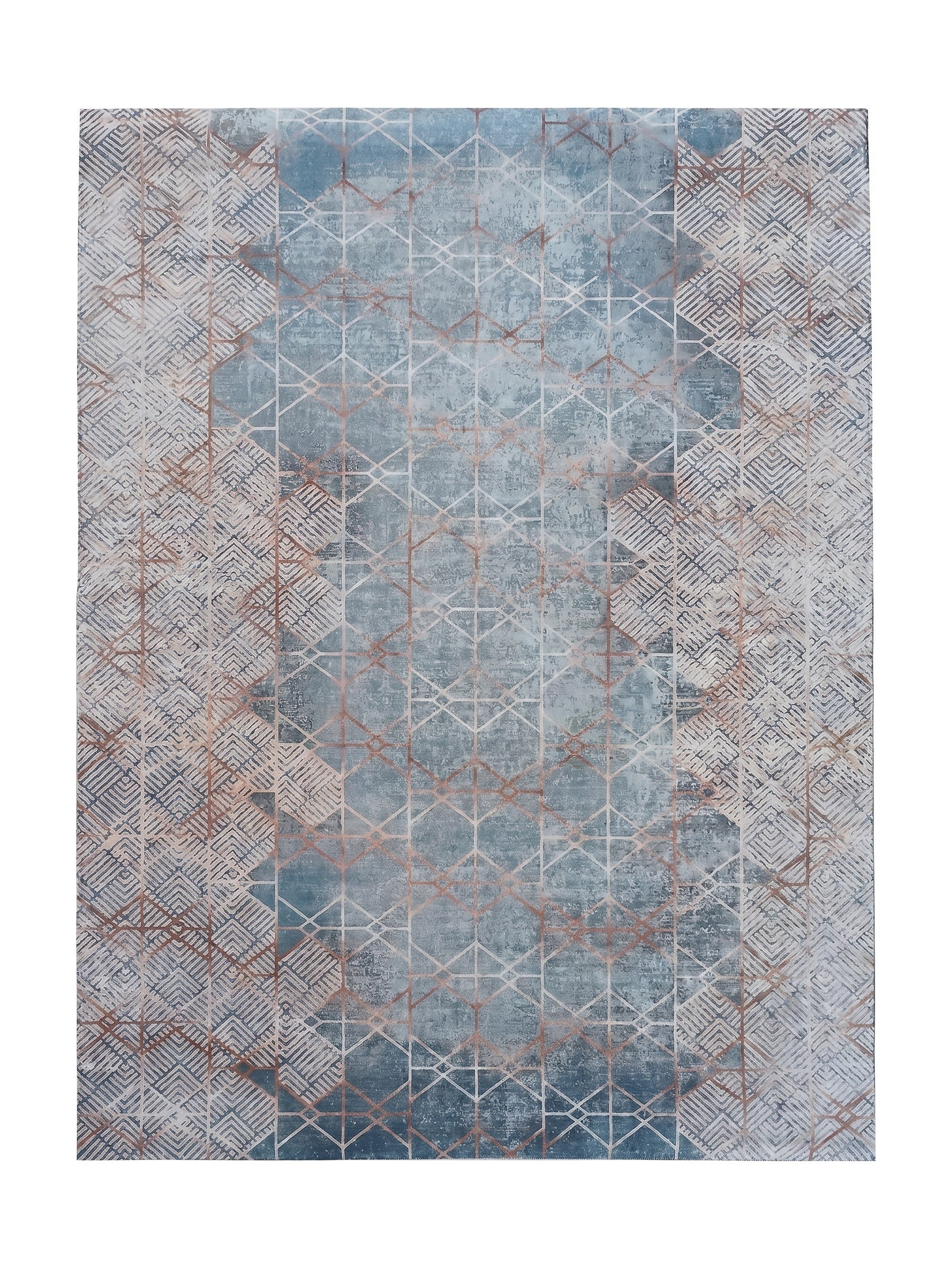 Tapis bleu-gris texturé avec un motif géométrique de croisillons cuivrés et crème au centre, et des chevrons sur les bords