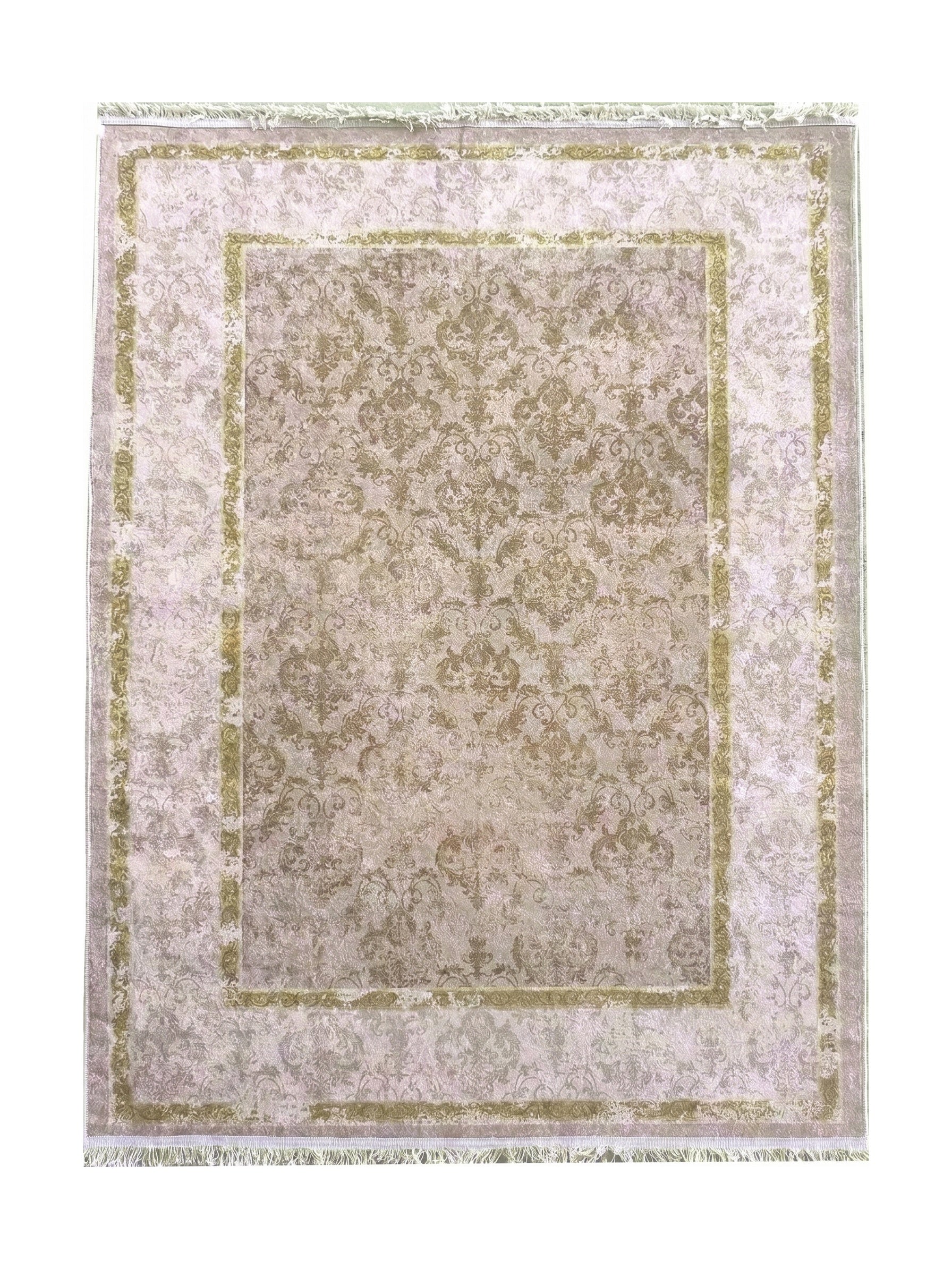 Tapis rectangulaire crème et vert olive avec des motifs floraux classiques de style damassé et une bordure ornée de franges