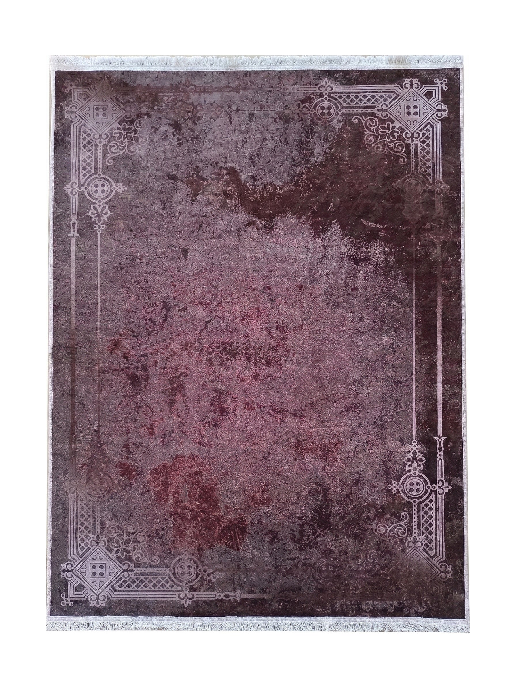 Tapis rectangulaire bordeaux patiné, encadré d'une bordure argentée aux motifs géométriques et floraux, avec des franges claires