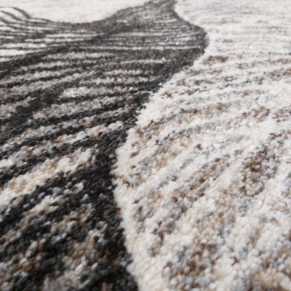 Tapis à poils longs aux motifs abstraits de larges vagues marron foncé, crème et beige, avec une texture douce