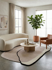 Tapis rectangulaire beige, design épuré, style contemporain. Pièce moderne, ambiance chaleureuse