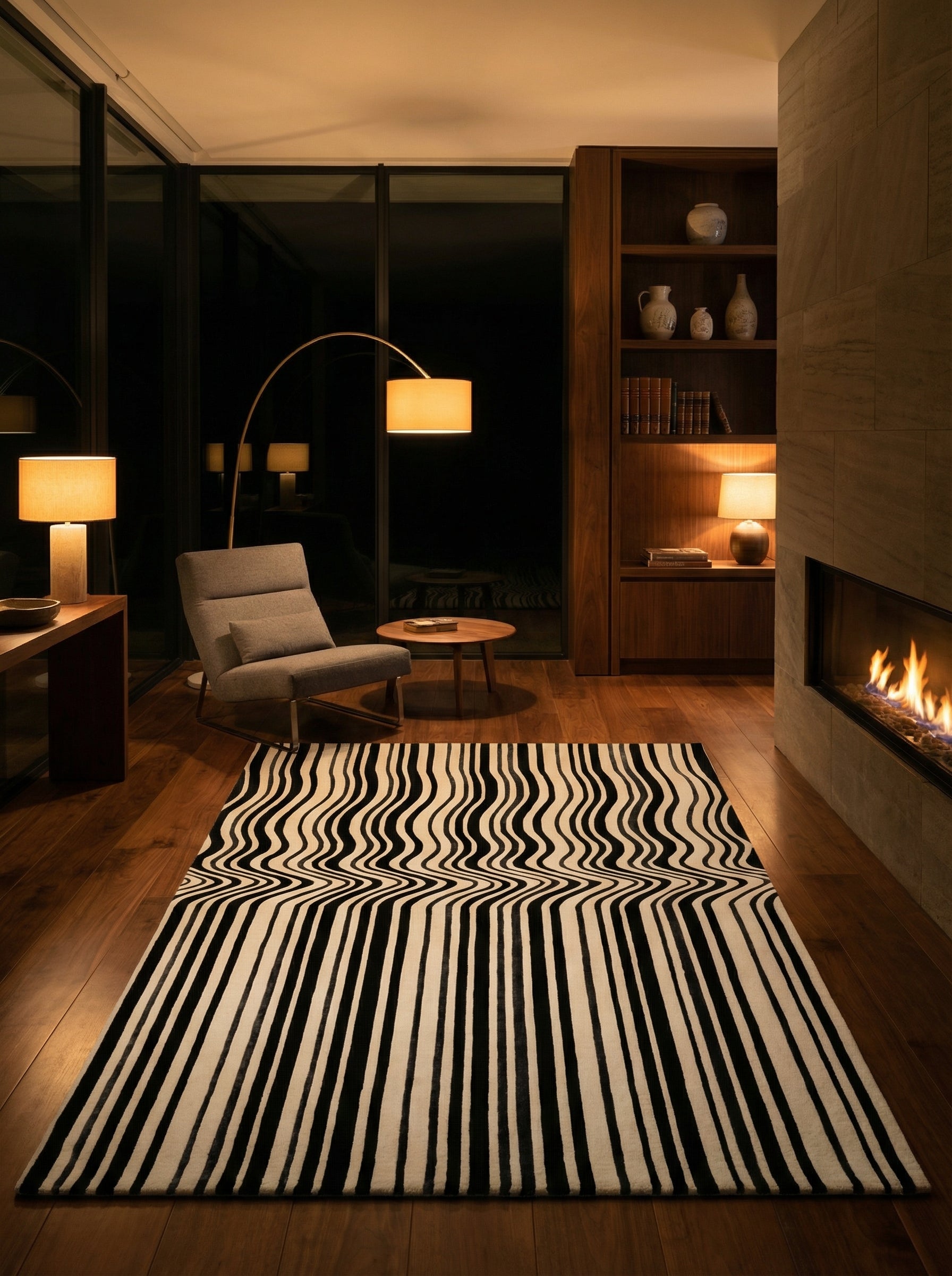 Tapis rayé noir et blanc dans une pièce chaleureuse. Lumière douce, ambiance soir