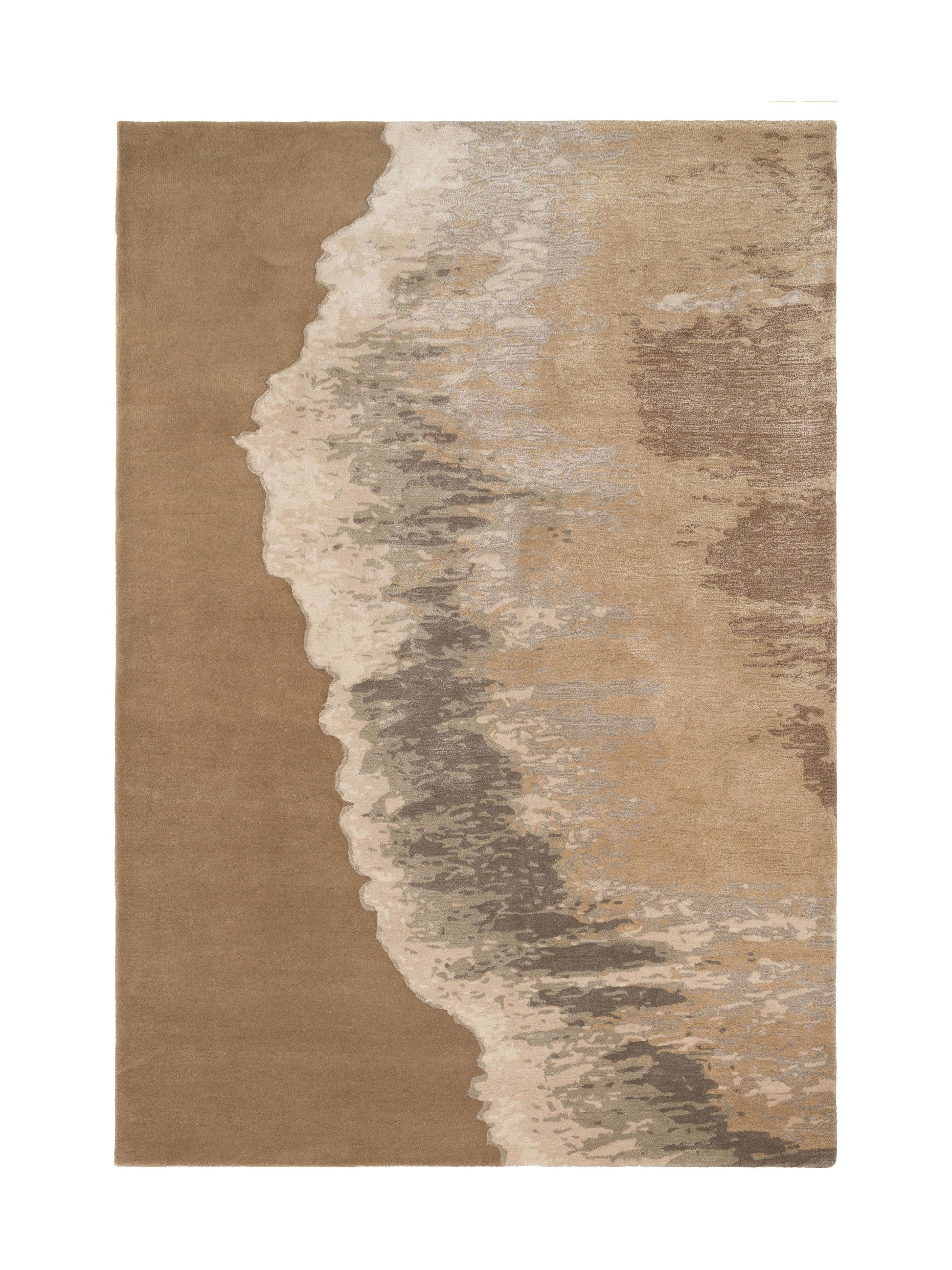 Tapis rectangulaire avec motif abstrait évoquant une plage, tons beiges, bruns et gris, ambiance zen
