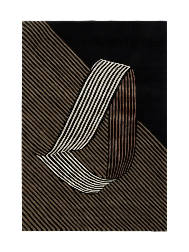 Tapis rectangulaire avec motif géométrique de lignes obliques, couleurs noir, beige et blanc, style abstrait