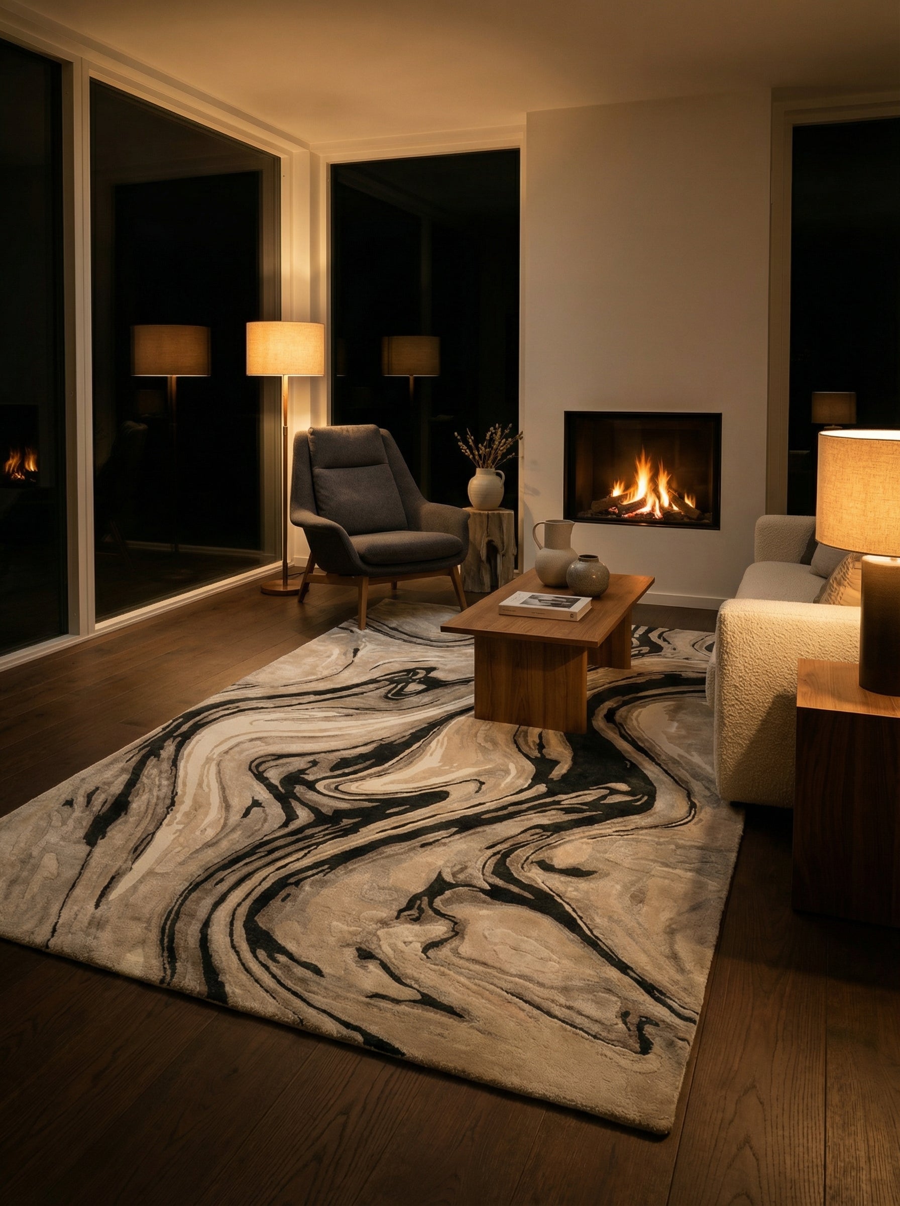 Tapis rectangulaire aux motifs noirs et beiges, lumière chaude, ambiance cosy dans le salon