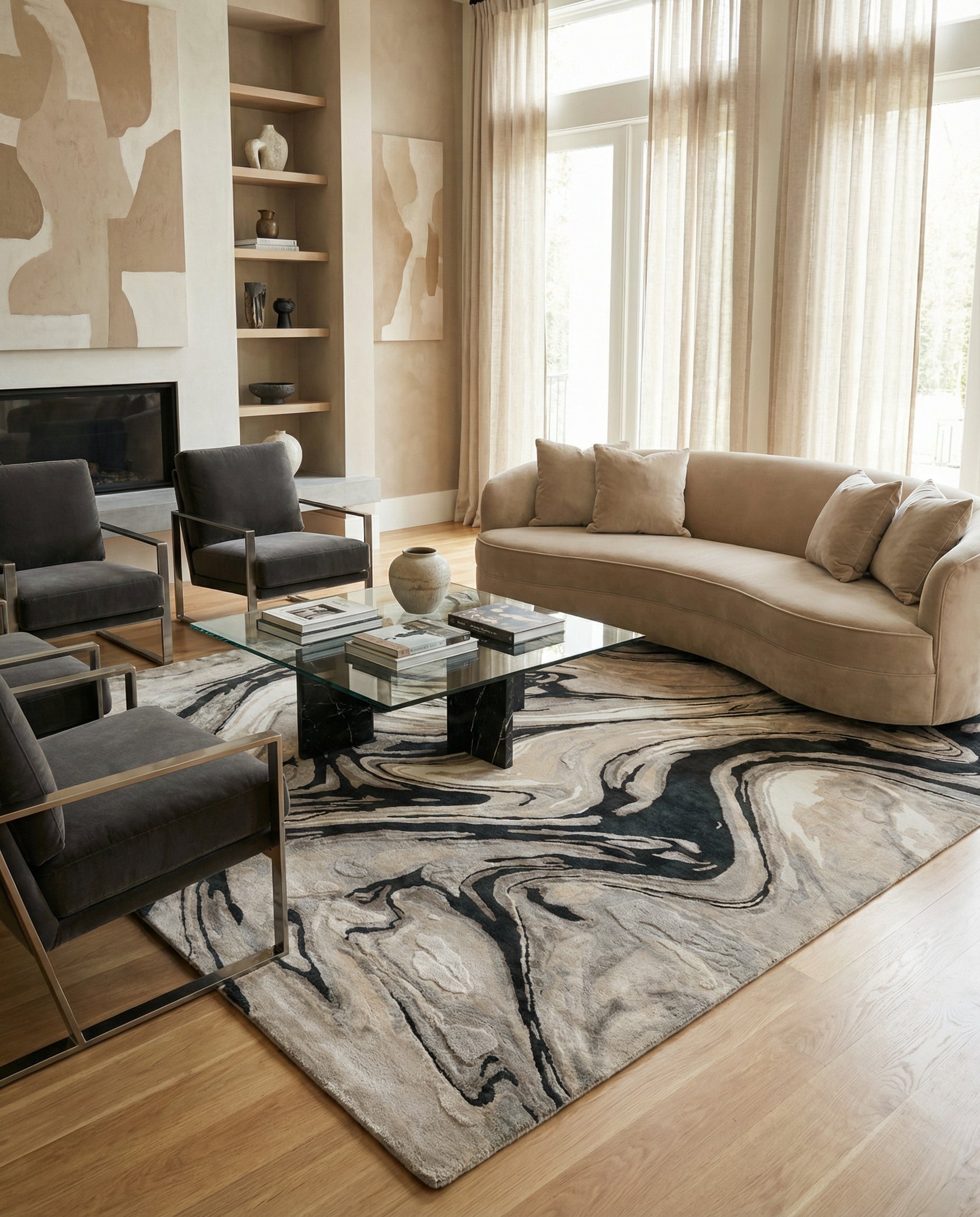 Tapis rectangulaire noir et beige crée une ambiance chaleureuse dans la pièce, ajoutant du style et du confort