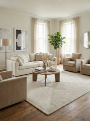 Tapis ivoire à design épuré dans une pièce moderne, harmonie assurée