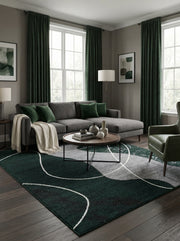Tapis rectangulaire vert foncé et gris aux motifs abstraits courbés blancs, posé sur un plancher en bois dans un salon moderne
