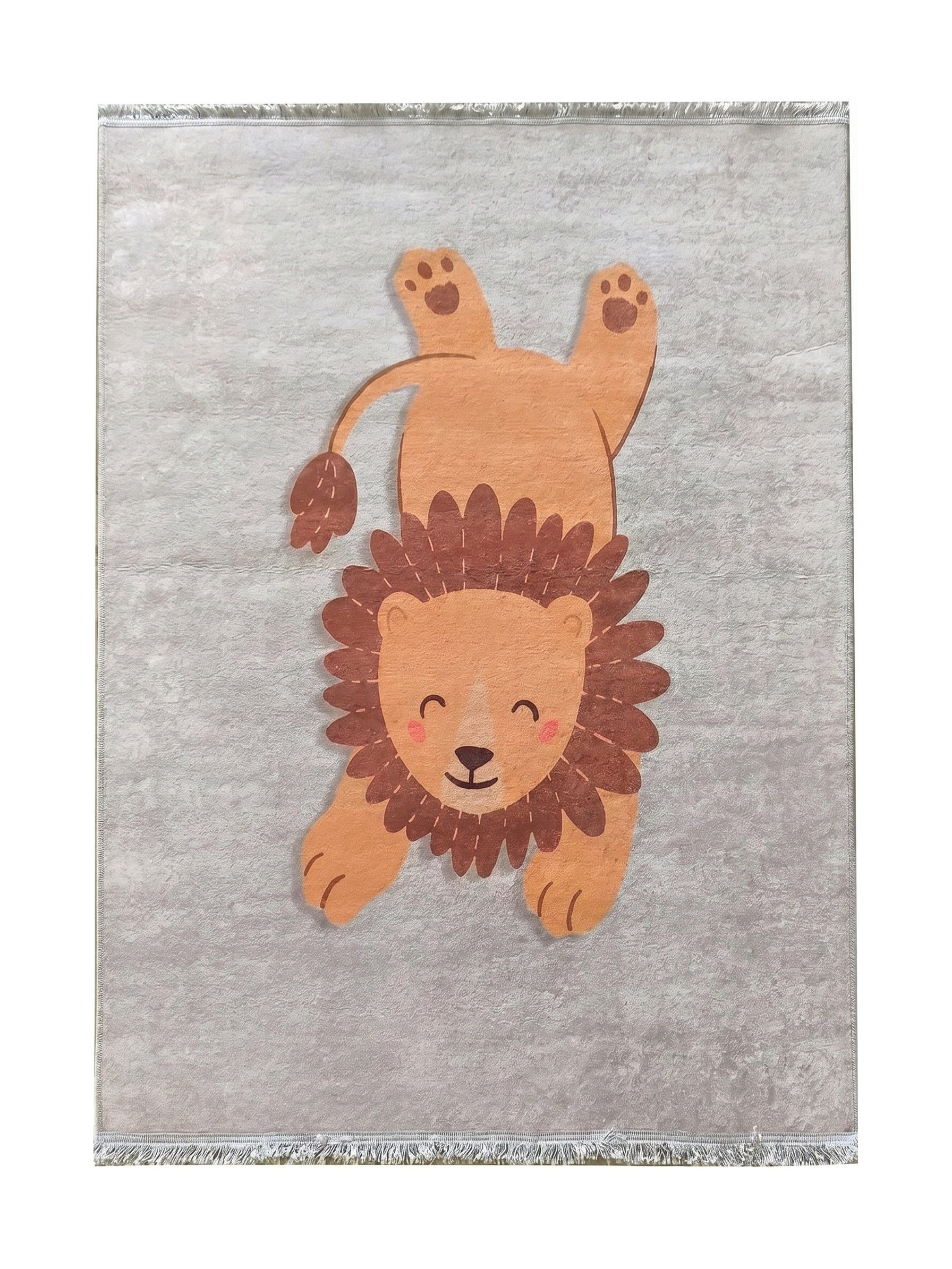 Tapis gris clair chiné, avec un grand motif de lion souriant orange et marron, allongé sur le dos les pattes en l'air et des franges