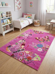 Tapis rectangulaire rose fuchsia avec motifs de papillons et fleurs aux couleurs vives, sur parquet dans une chambre d'enfant
