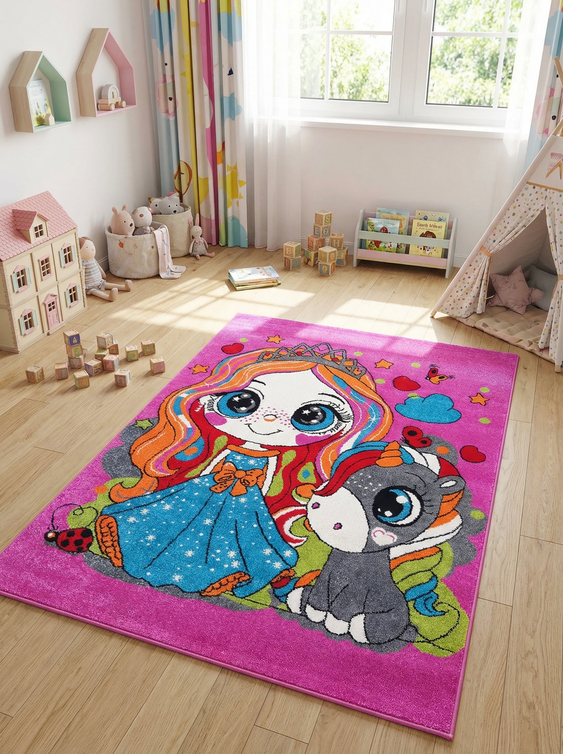 Tapis rose vif rectangulaire à motifs de fillette souriante aux cheveux multicolores et de licorne grise. Le tout est entouré de cœurs et d'étoiles, dans une chambre d'enfant colorée