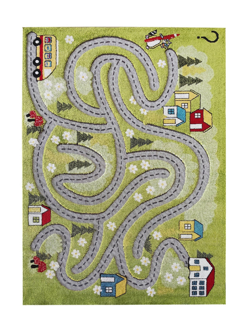 Tapis vert pomme à motif labyrinthe avec routes grises, maisons colorées, véhicules, fleurs blanches et un point d'interrogation
