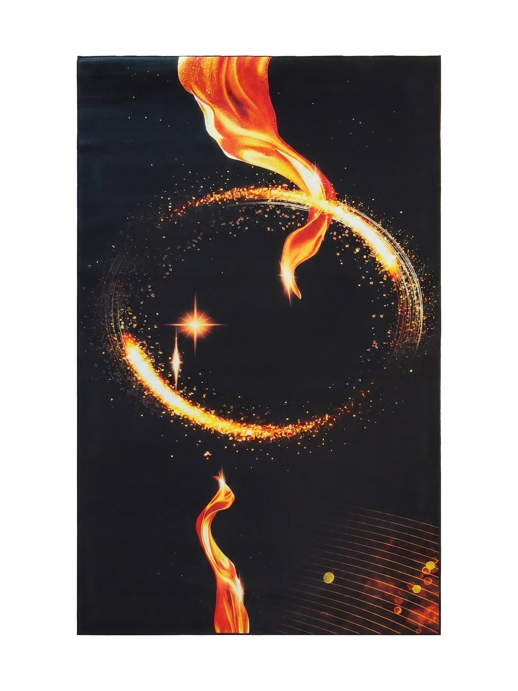 Tapis noir avec des motifs abstraits de flammes orange et jaune, des étoiles brillantes et des traînées de lumière dorée