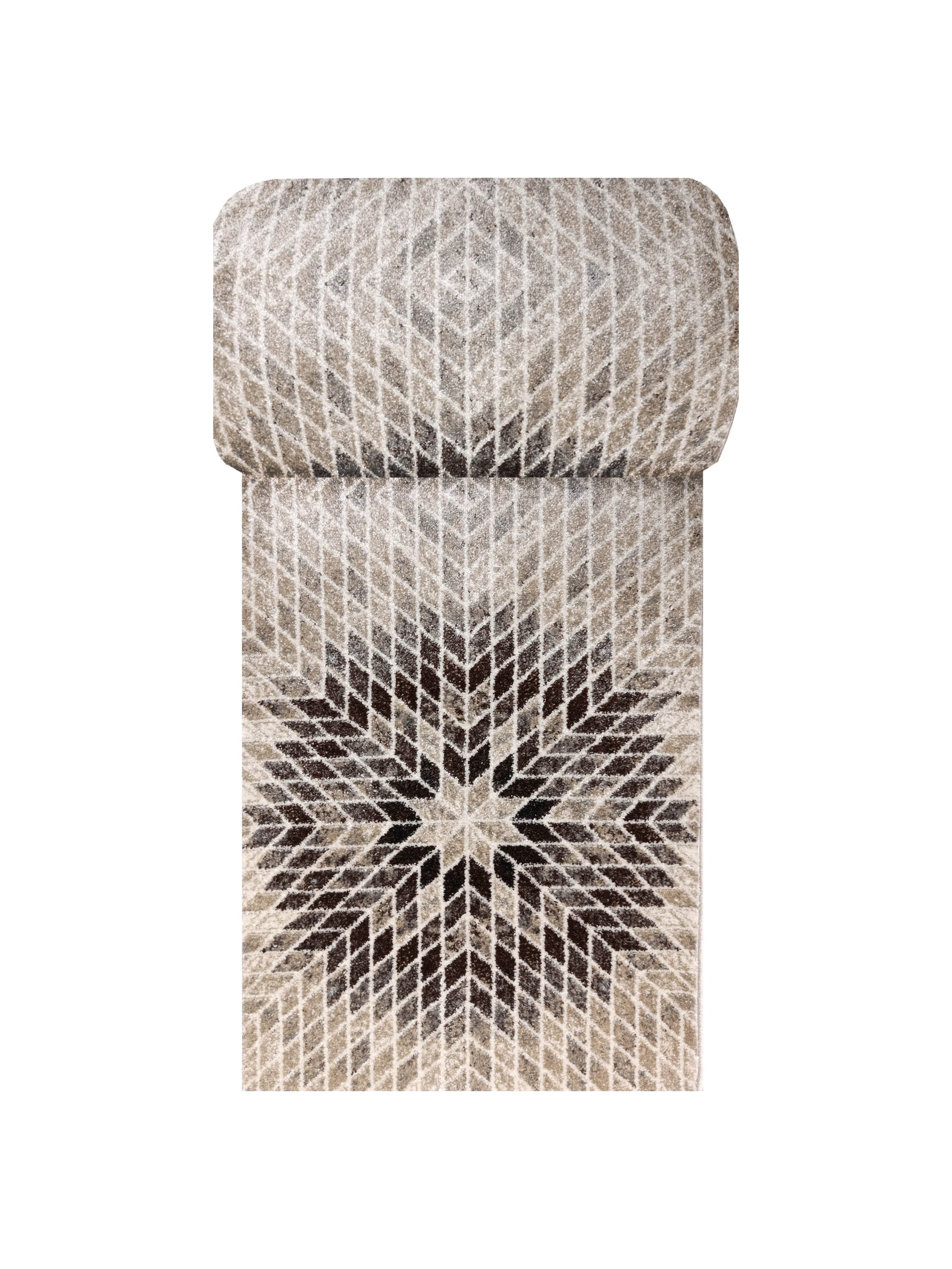 Long tapis rectangulaire à motif géométrique de losanges dégradés beiges, marrons et crème, avec une étoile centrale