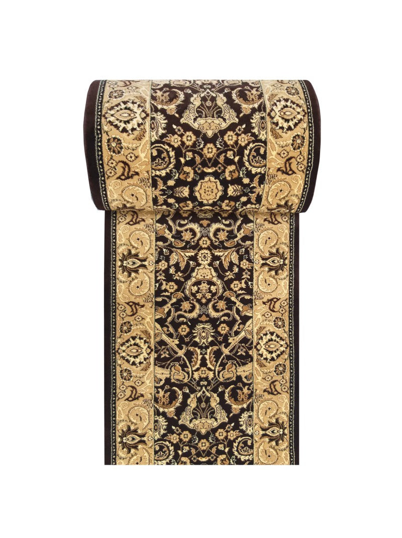 Tapis enroulé aux riches motifs orientaux dorés et beiges sur un fond texturé marron foncé