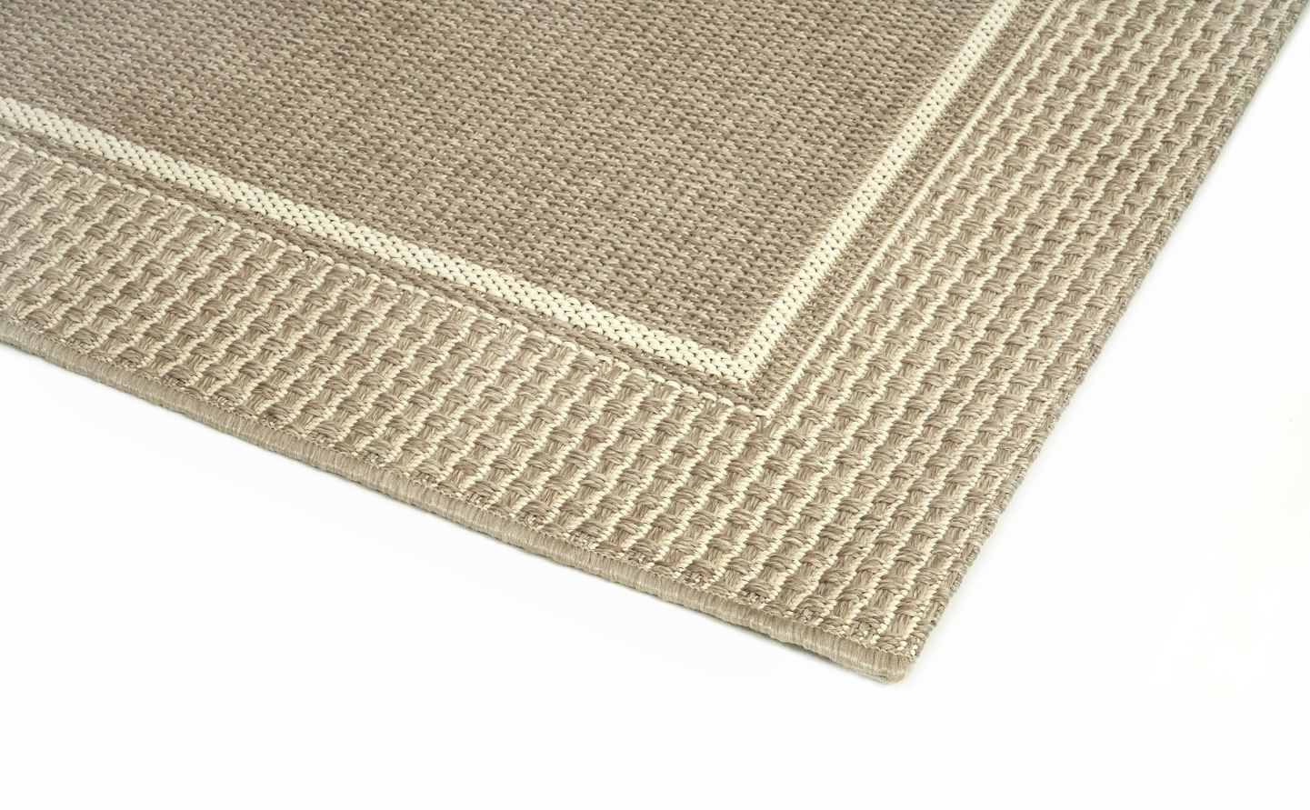 Bordure de tapis tissée beige et sable. Finition de qualité, style neutre. Forme rectangulaire