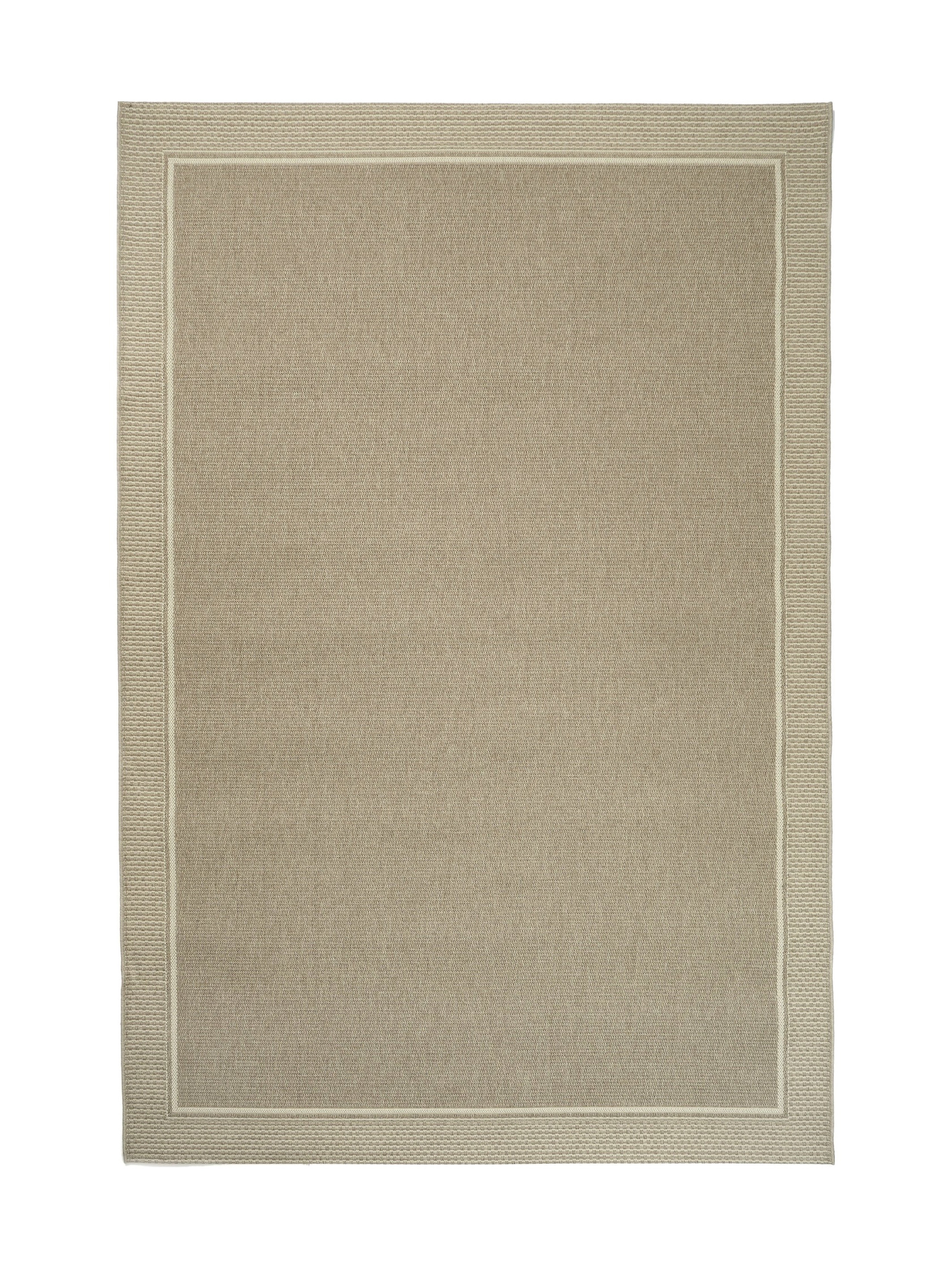 Tapis rectangulaire beige et sable avec un motif tissé et une bordure claire, ambiance neutre