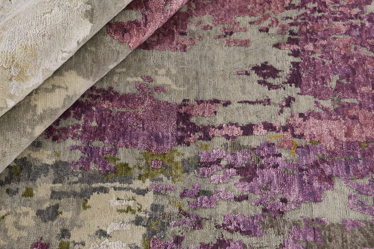 Plum & Ivory Wool & Viscose Rug - Ametista, detail of the weave