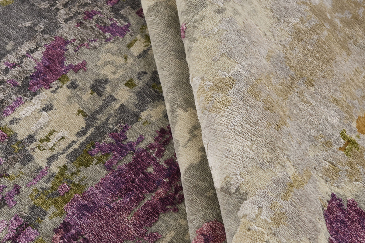Plum & Ivory Wool & Viscose Rug - Ametista, detail of the material