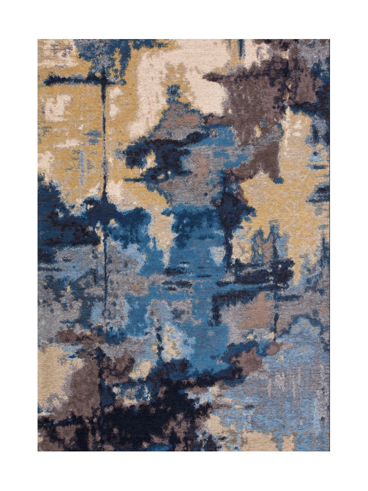 Tapis rectangulaire abstrait, motifs flous. Couleurs beige, bleu et marron. Ambiance contemporaine
