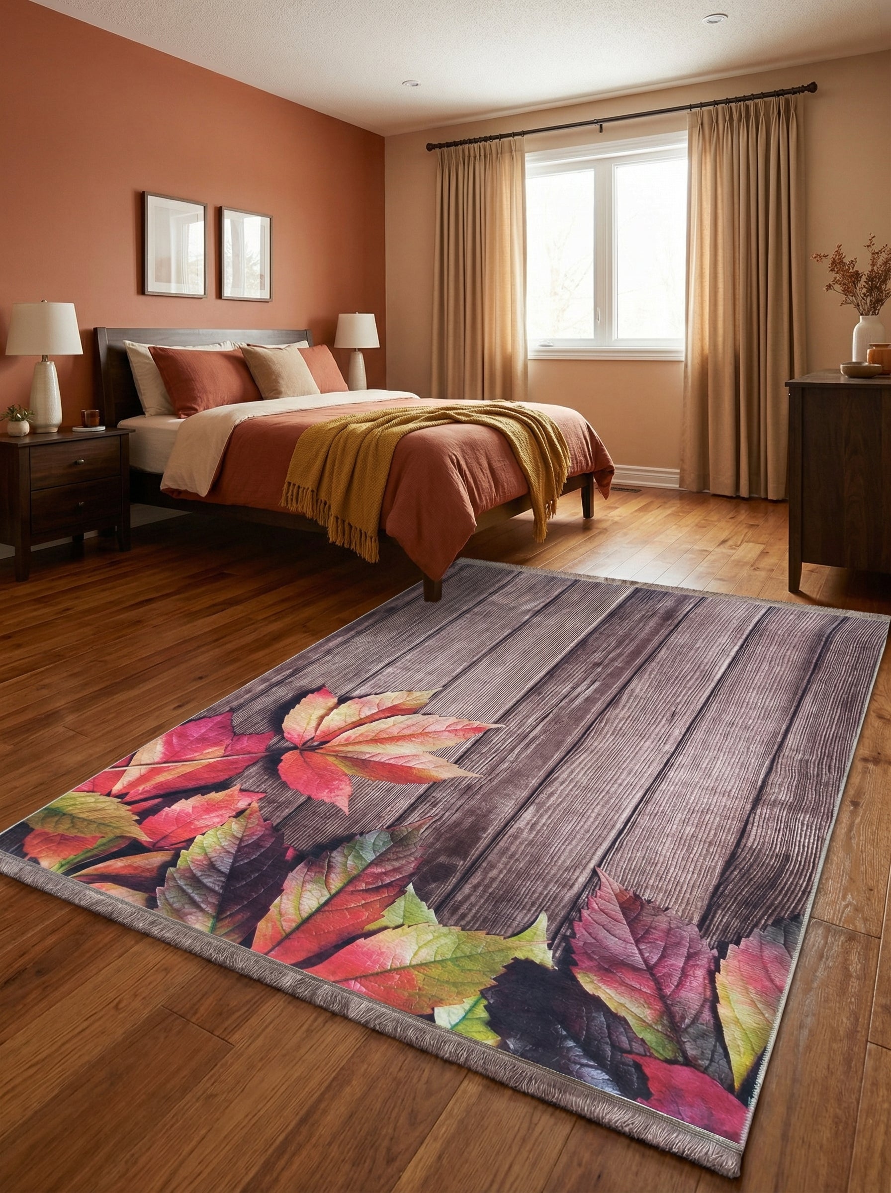Tapis rectangulaire aux motifs de planches de bois sombres et de feuilles d'automne vives (rouges, oranges, vertes). Dans une chambre