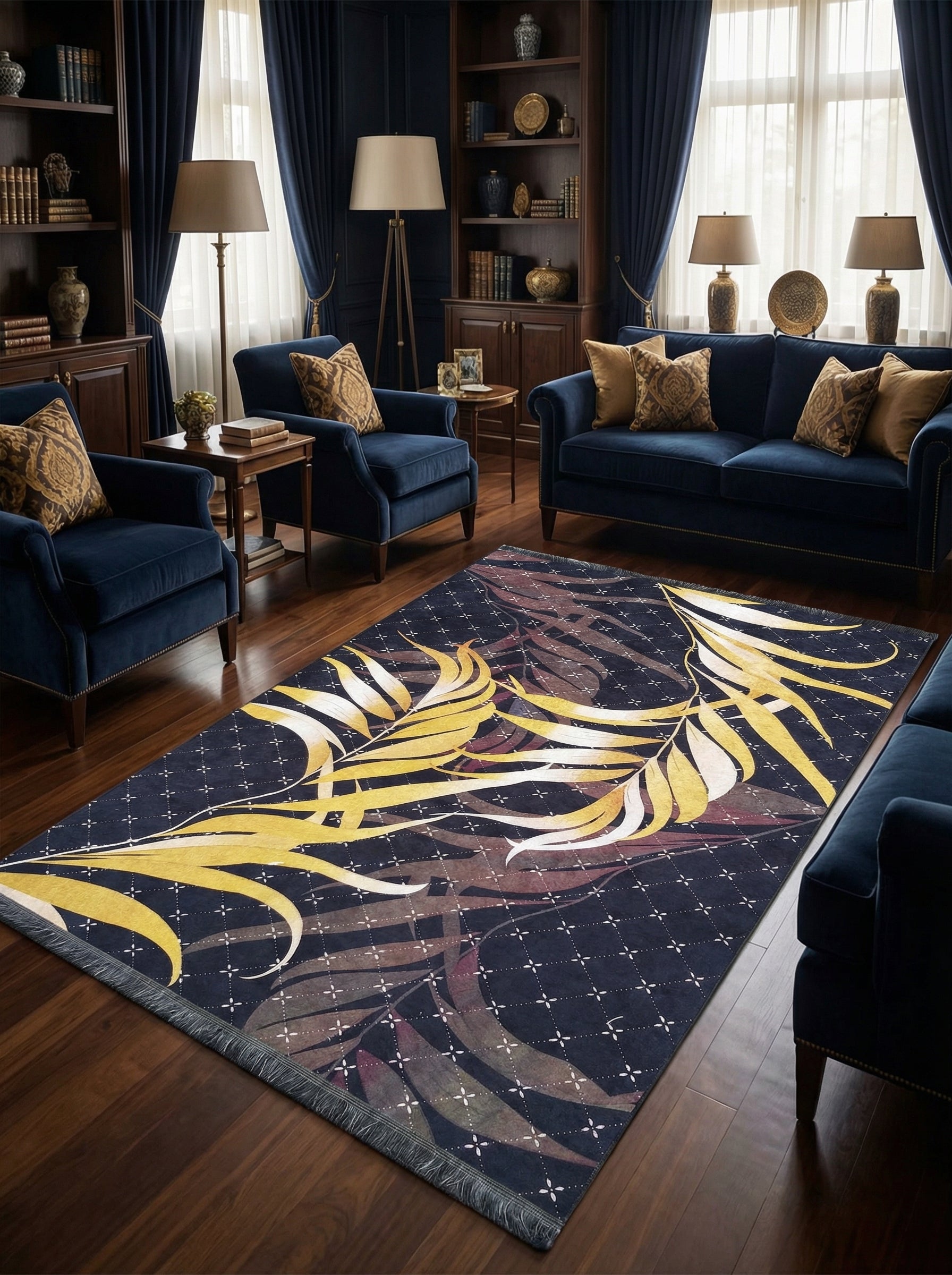 Tapis rectangulaire bleu marine à franges, orné de grandes feuilles jaunes, blanches et bordeaux, posé sur parquet dans un salon